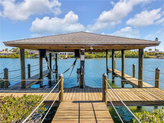 1212 S RIVERSIDE DRIVE, New Smyrna Beach, FL 32168