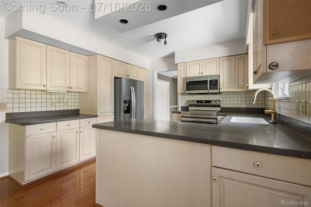 2632 Kopson Court, Bloomfield Hills, MI 48304