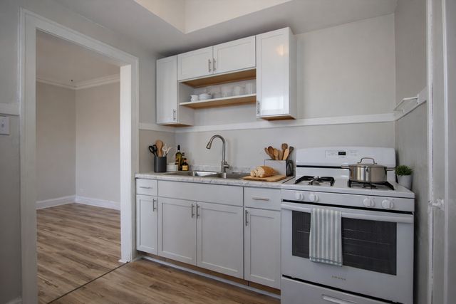 6702 S Wood Street 2B, Chicago, IL 60636