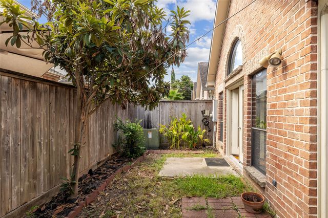 9805 Marlink Lane, Houston, TX 77025