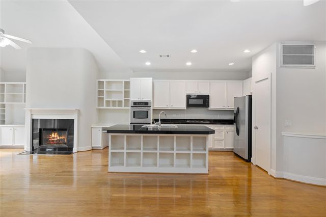 9805 Marlink Lane, Houston, TX 77025