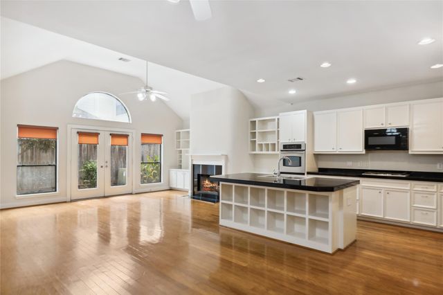 9805 Marlink Lane, Houston, TX 77025
