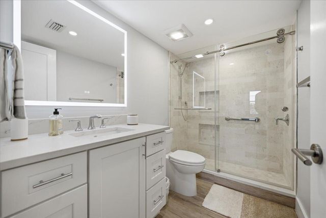 300 N Highway A1a 304d, Jupiter, FL 33477