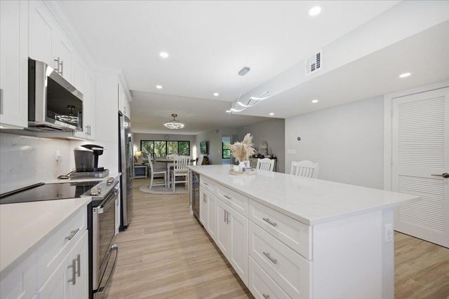 300 N Highway A1a 304d, Jupiter, FL 33477