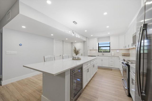 300 N Highway A1a 304d, Jupiter, FL 33477