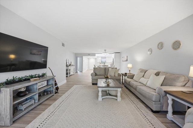 300 N Highway A1a 304d, Jupiter, FL 33477
