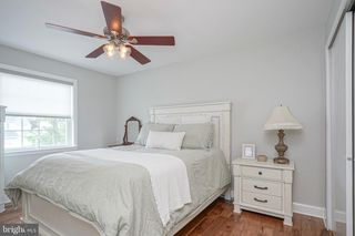 33 OLYMPIA LN, Sicklerville, NJ 08081