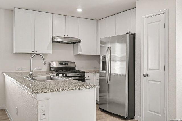 9978 SARREBOURG ST, Schertz, TX 78154