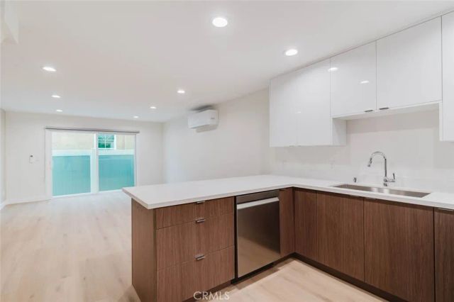 3406 Garden Avenue 2, Los Angeles, CA 90039