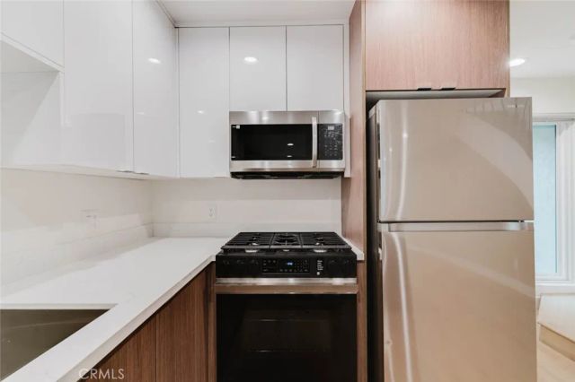 3406 Garden Avenue 2, Los Angeles, CA 90039