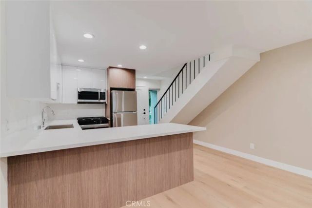 3406 Garden Avenue 2, Los Angeles, CA 90039