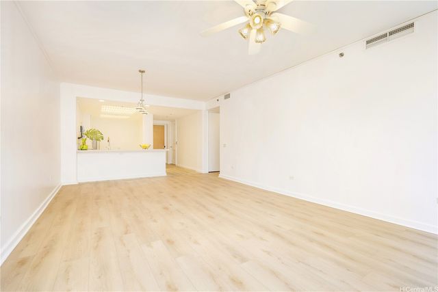 1 Keahole Place 2511, Honolulu, HI 96825