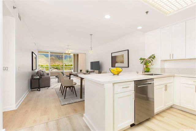 1 Keahole Place 2511, Honolulu, HI 96825