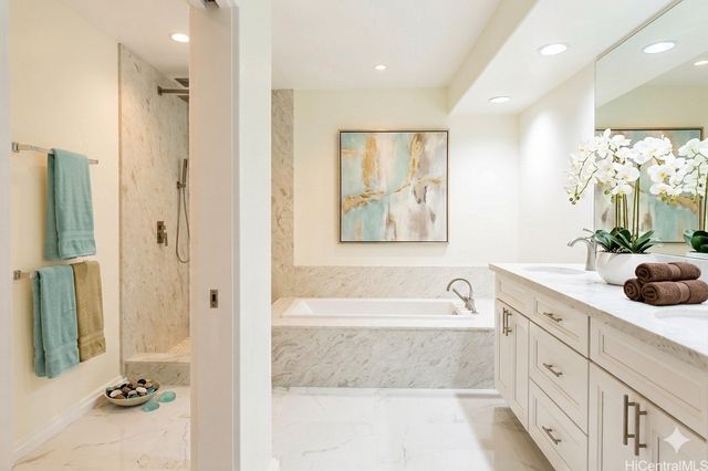 1 Keahole Place 2511, Honolulu, HI 96825