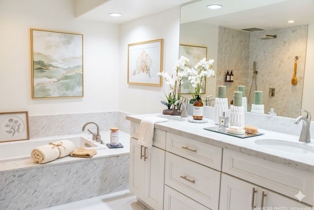 1 Keahole Place 2511, Honolulu, HI 96825