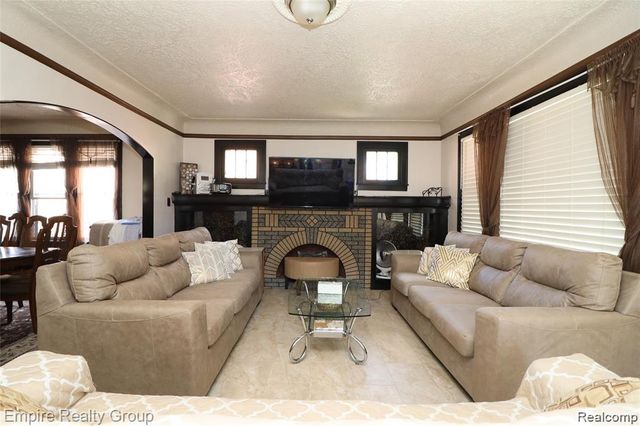 6019 Maple, Dearborn, MI 48126