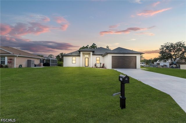 605 E 14th ST, Lehigh Acres, FL 33972