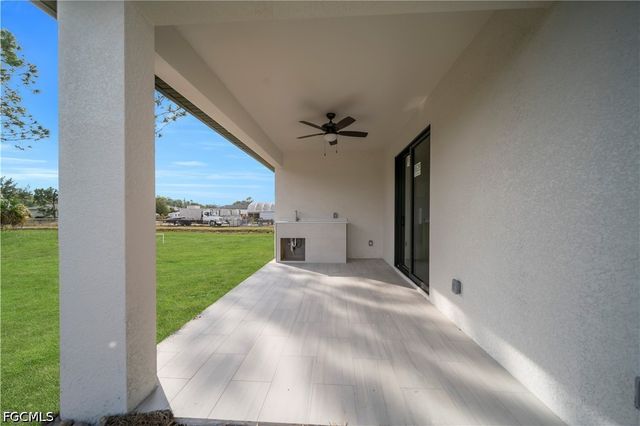 605 E 14th ST, Lehigh Acres, FL 33972
