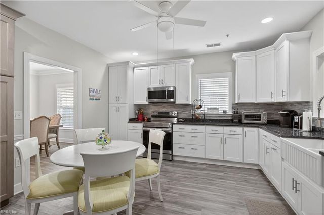 2421 Ocean Shore Cres Apt 401, Virginia Beach, VA 23451