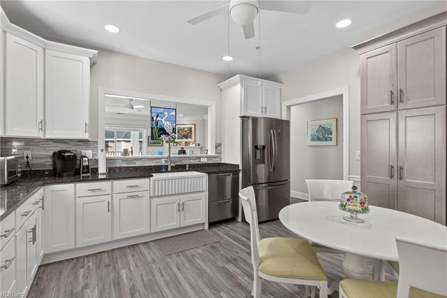 2421 Ocean Shore Cres Apt 401, Virginia Beach, VA 23451