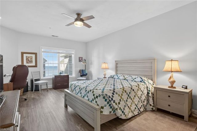 2421 Ocean Shore Cres Apt 401, Virginia Beach, VA 23451