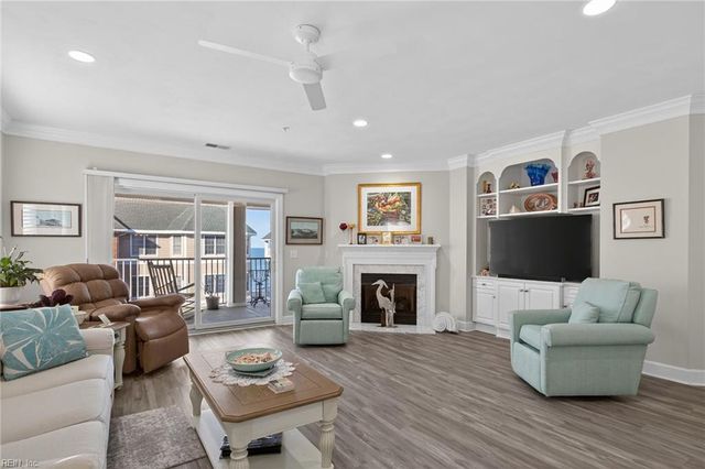 2421 Ocean Shore Cres Apt 401, Virginia Beach, VA 23451