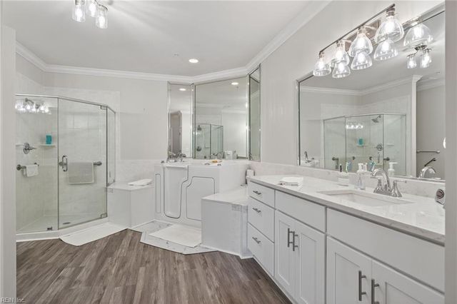 2421 Ocean Shore Cres Apt 401, Virginia Beach, VA 23451