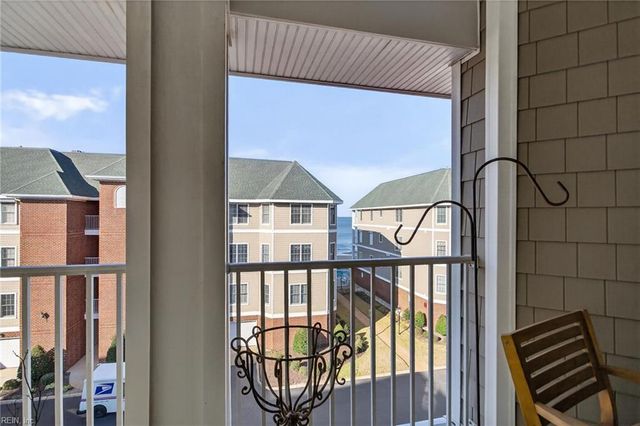 2421 Ocean Shore Cres Apt 401, Virginia Beach, VA 23451