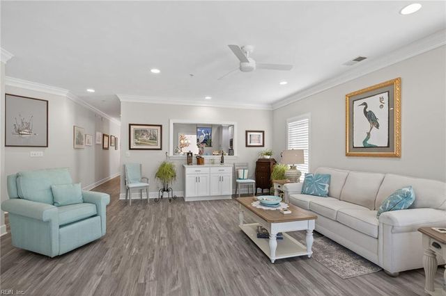 2421 Ocean Shore Cres Apt 401, Virginia Beach, VA 23451