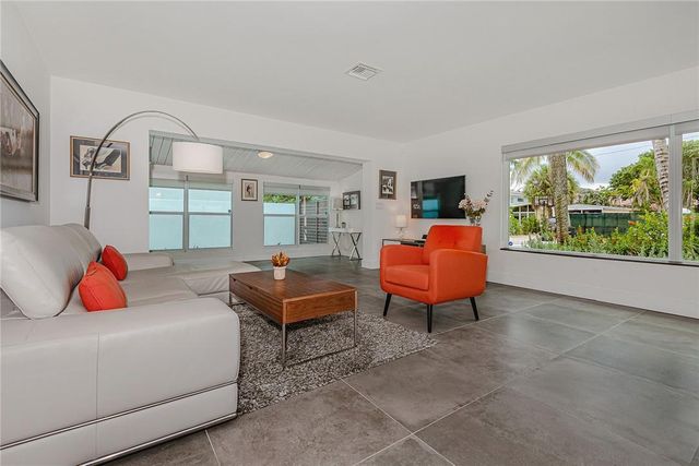 3321 NE 18th St, Fort Lauderdale, FL 33305