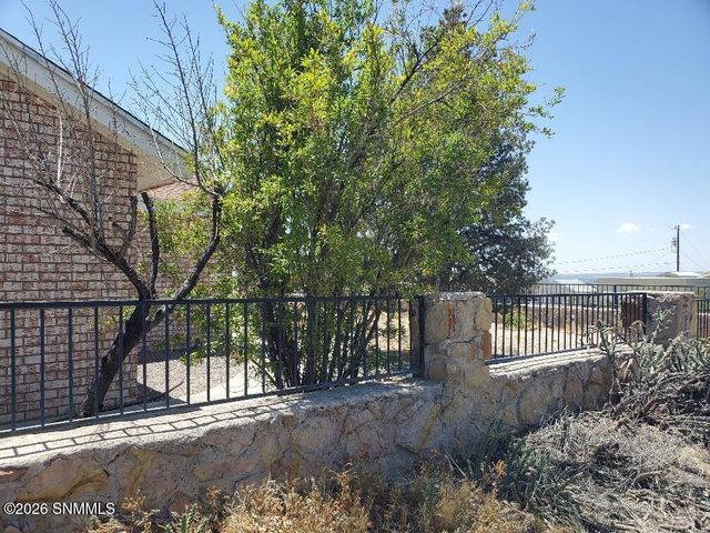1926 Webb Road, Las Cruces, NM 88012