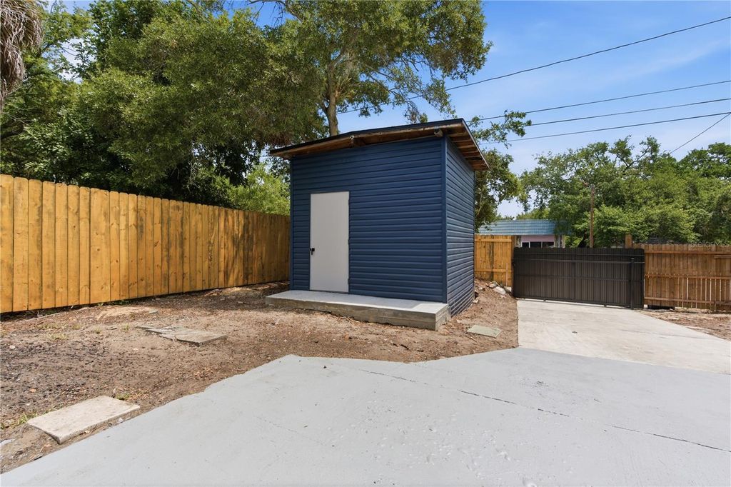 Image 18 of property listing at 1865 SPRINGTIME AVENUE, Clearwater, FL 33755