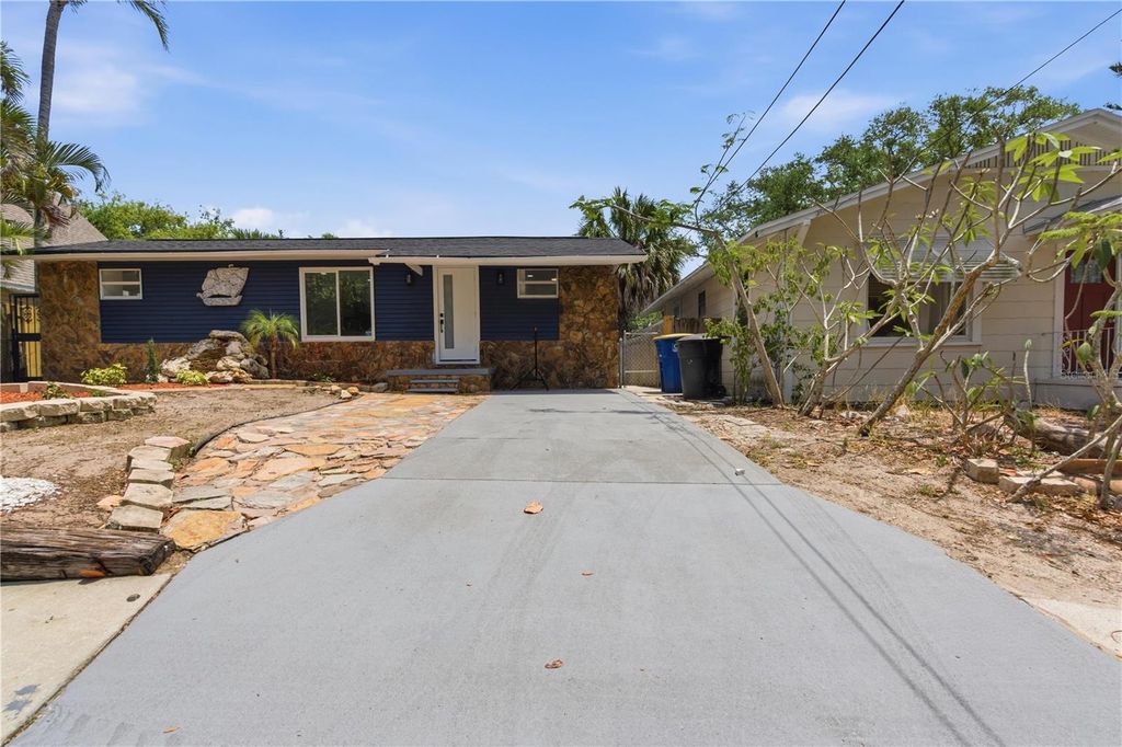 Image 23 of property listing at 1865 SPRINGTIME AVENUE, Clearwater, FL 33755
