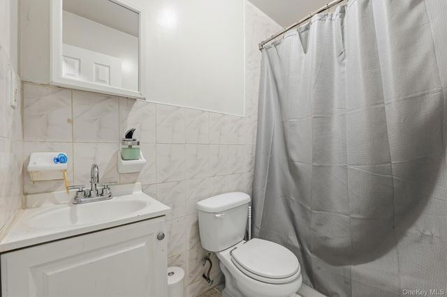 717 E 215th Street, Bronx, NY 10467