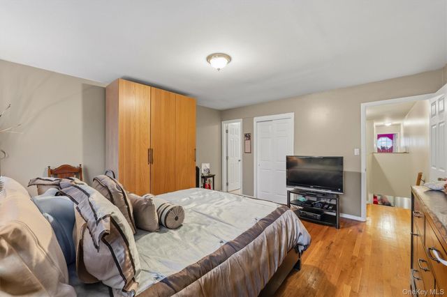 717 E 215th Street, Bronx, NY 10467
