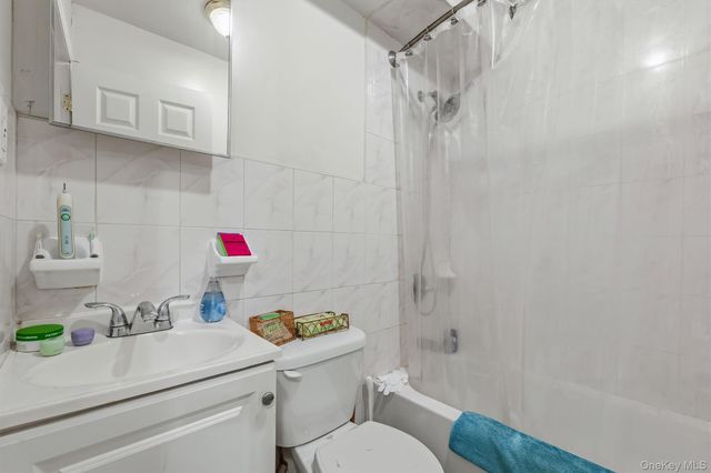 717 E 215th Street, Bronx, NY 10467