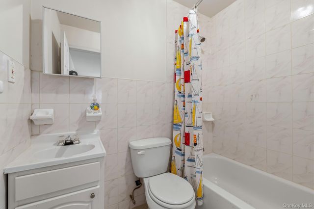 717 E 215th Street, Bronx, NY 10467