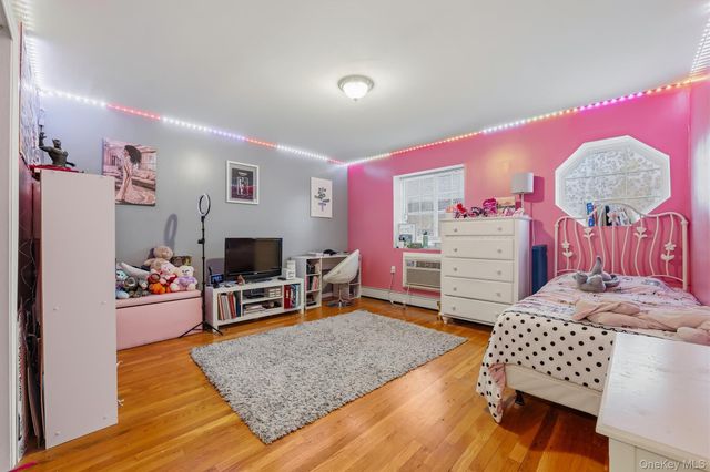 717 E 215th Street, Bronx, NY 10467