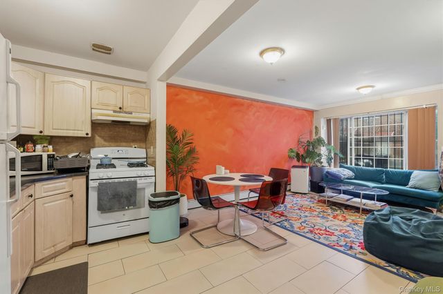 717 E 215th Street, Bronx, NY 10467