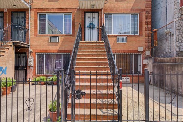 717 E 215th Street, Bronx, NY 10467