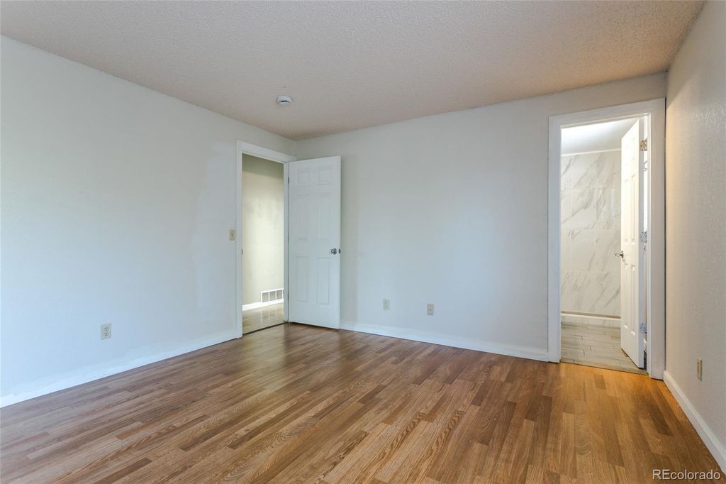 Image 13 of property listing at 4984 S Dunkirk Way, Centennial, CO 80015
