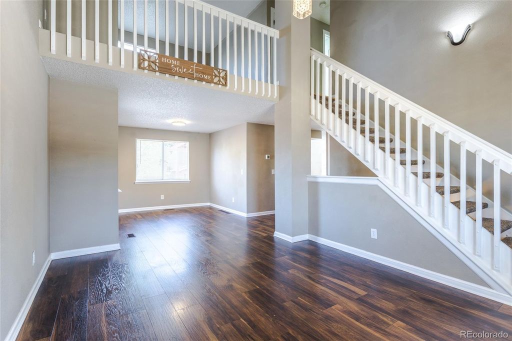 Image 2 of property listing at 4984 S Dunkirk Way, Centennial, CO 80015