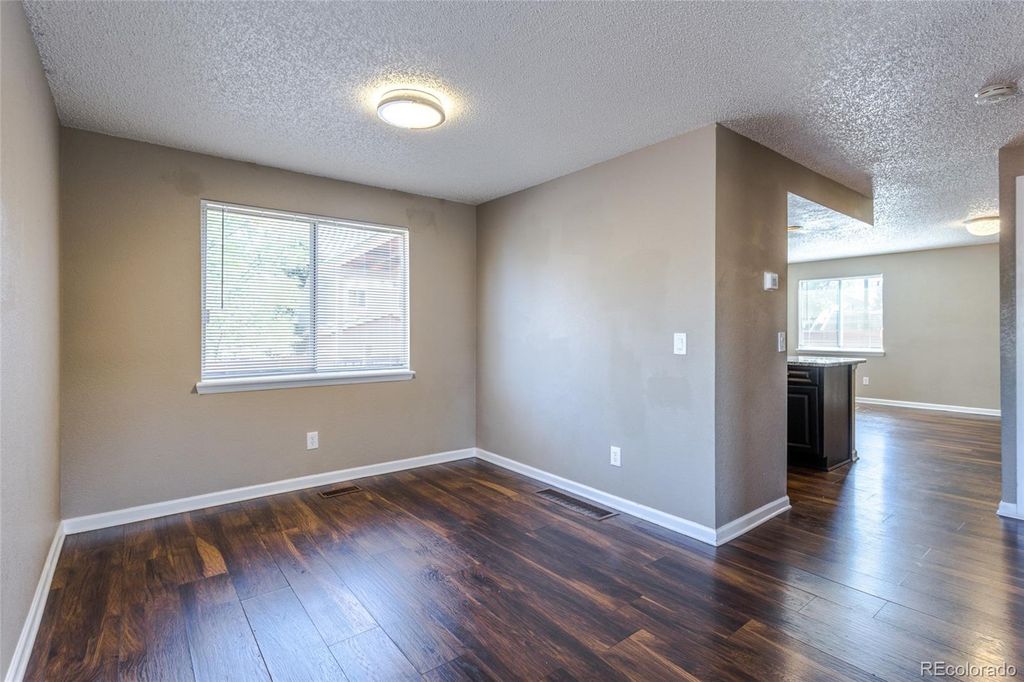 Image 3 of property listing at 4984 S Dunkirk Way, Centennial, CO 80015