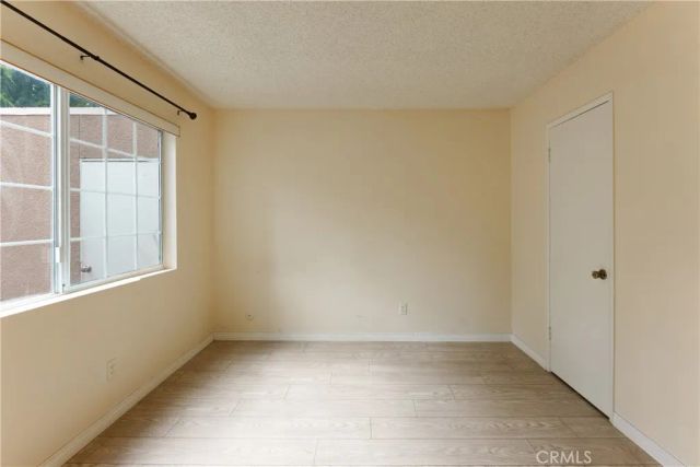 19111 Hamlin, Reseda, CA 91335