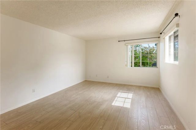 19111 Hamlin, Reseda, CA 91335
