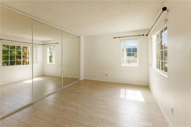 19111 Hamlin, Reseda, CA 91335