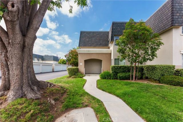 19111 Hamlin, Reseda, CA 91335