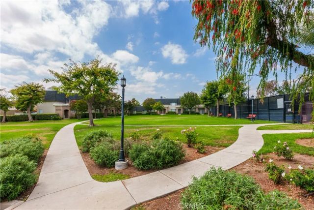 19111 Hamlin, Reseda, CA 91335