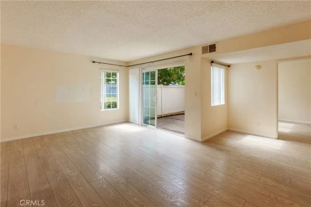 19111 Hamlin, Reseda, CA 91335