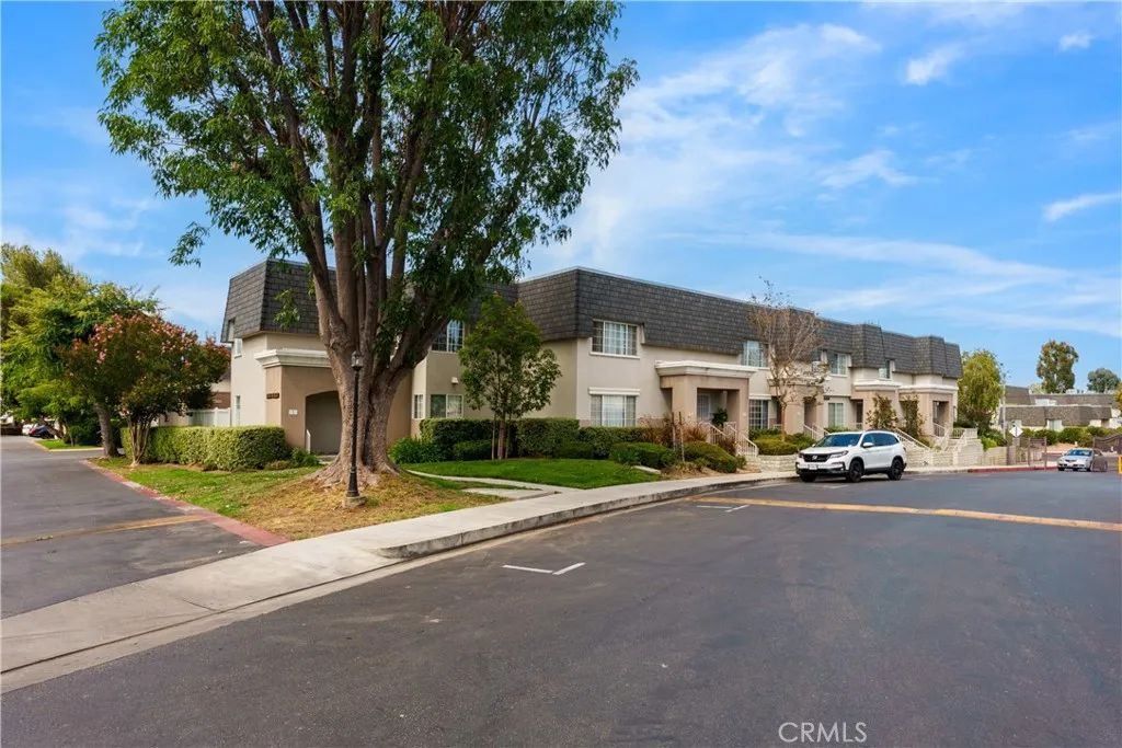 19111 Hamlin, Reseda, CA 91335